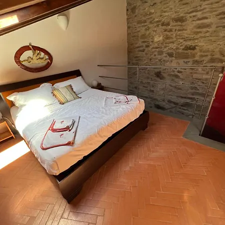 Ferienhaus Casa Boru - A Beautiful Fully Restored Spacious House With Fantastic Views Calice al Cornoviglio
