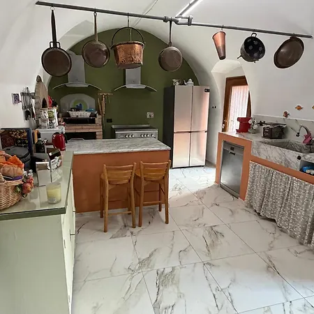 Semesterbostad Casa Boru - A Beautiful Fully Restored Spacious House With Fantastic Views Calice al Cornoviglio