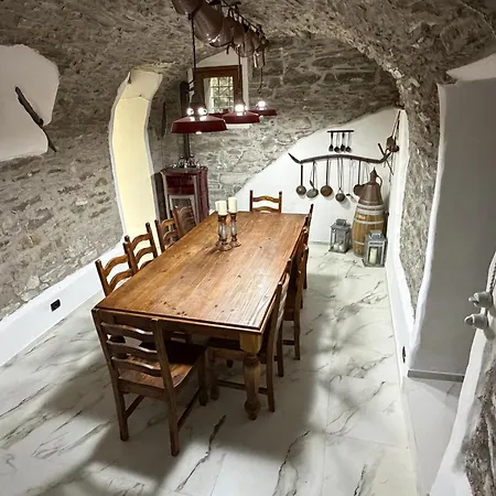 Semesterbostad Casa Boru - A Beautiful Fully Restored Spacious House With Fantastic Views *