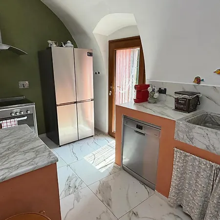 Semesterbostad Casa Boru - A Beautiful Fully Restored Spacious House With Fantastic Views Calice al Cornoviglio
